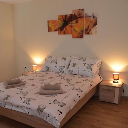 Apartment Marija Sremska Mitrovica Eksteriør bilde