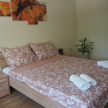 Apartment Marija Sremska Mitrovica Eksteriør bilde