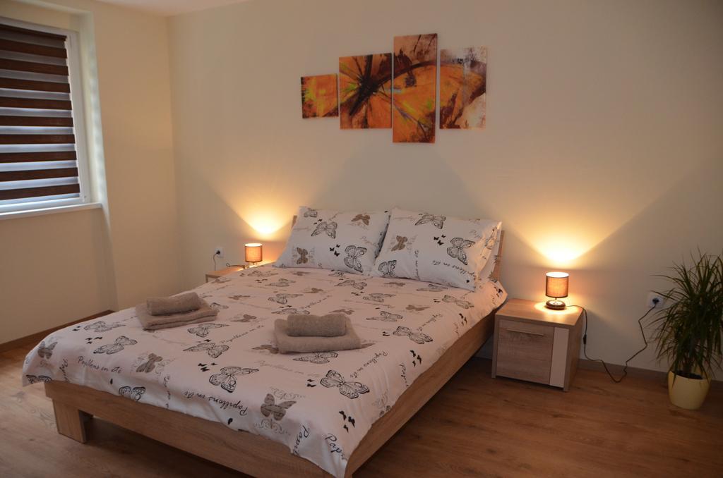 Apartment Marija Sremska Mitrovica Eksteriør bilde