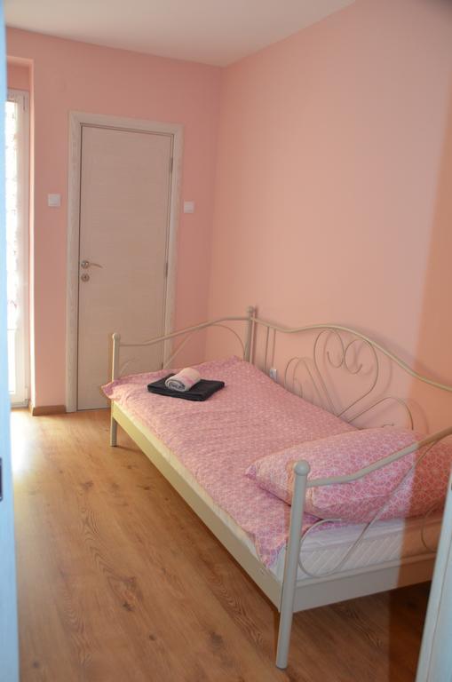 Apartment Marija Sremska Mitrovica Eksteriør bilde
