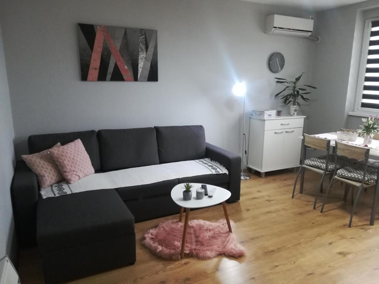 Apartment Marija Sremska Mitrovica Eksteriør bilde